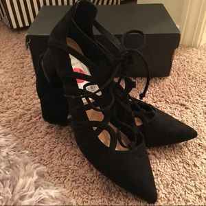 BNIB DESIGN LAB Lace Up Low Heels Sz 8.5